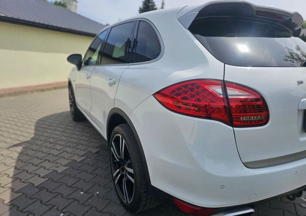 Porsche Cayenne cena 105500 przebieg: 188100, rok produkcji 2014 z Białystok małe 497